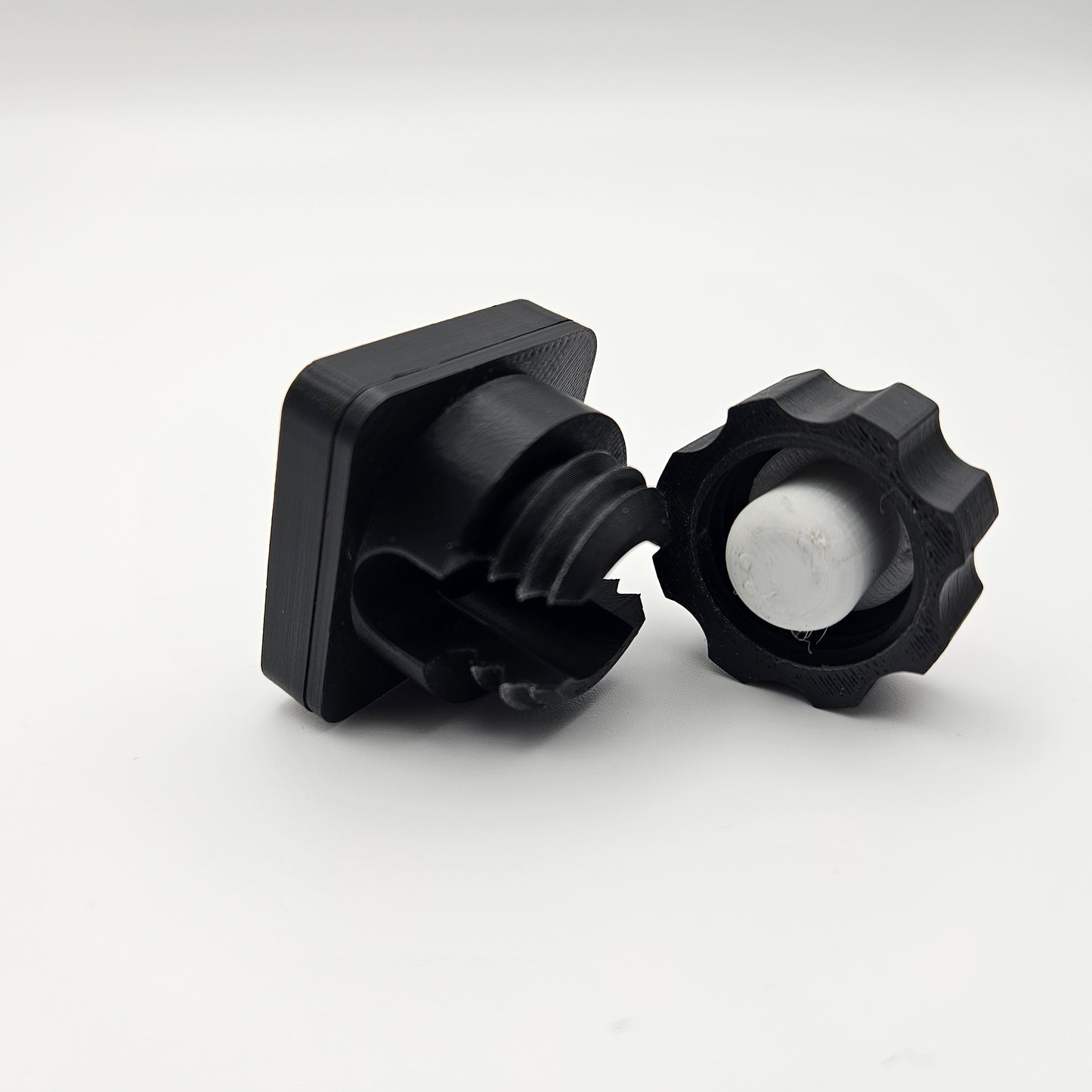 Reusable Magnetic Cable Clip – Temporary Cable Management Solution